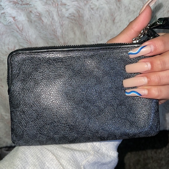 coach wallet - Picture 2 of 3